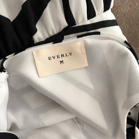 Black & White Everly Dress - Picture 2 of 3